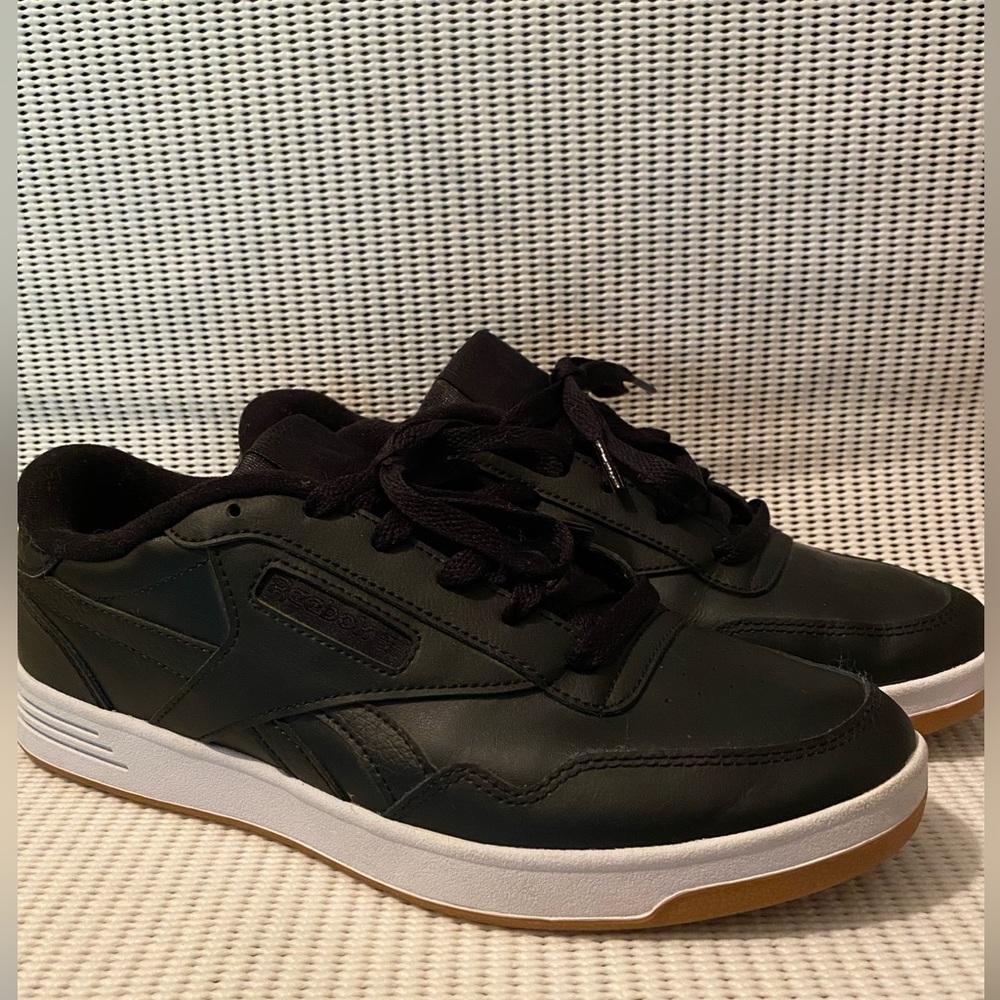 Reebok Women's Club MEMT Sneaker Women Shoe black